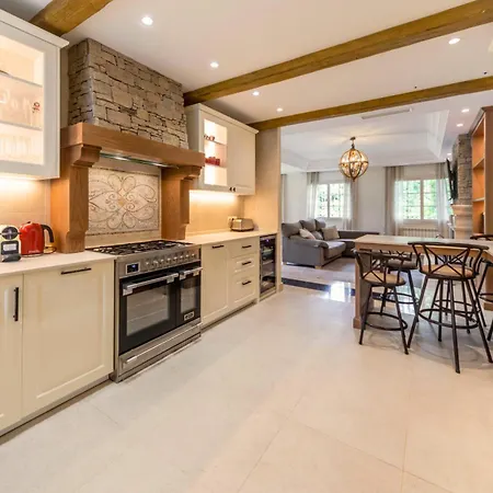 House In Puerto Banus And San Pedro 50m From The Sea With Private Pool