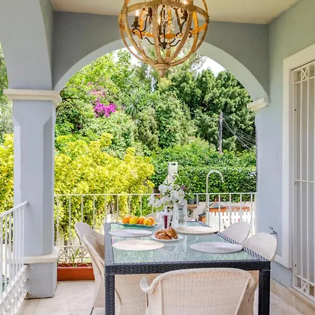 House In Puerto Banus And San Pedro 50m From The Sea With Private Pool Hébergement de vacances *
