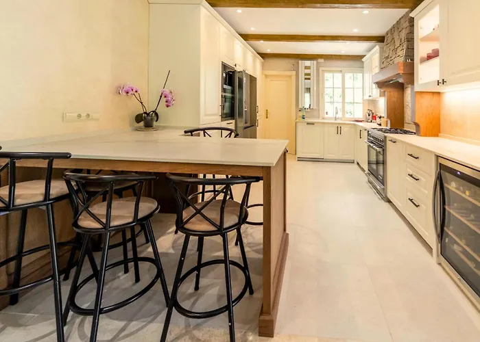 House In Puerto Banus And San Pedro 50m From The Sea With Private Pool Semesterbostad *